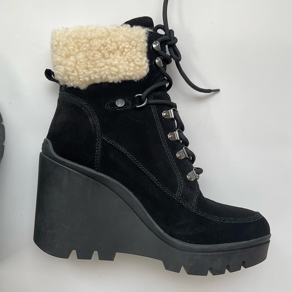 Guess Women’s Taanya Leather Wedge Booties Black Suede Size 8.5 - Picture 8 of 9